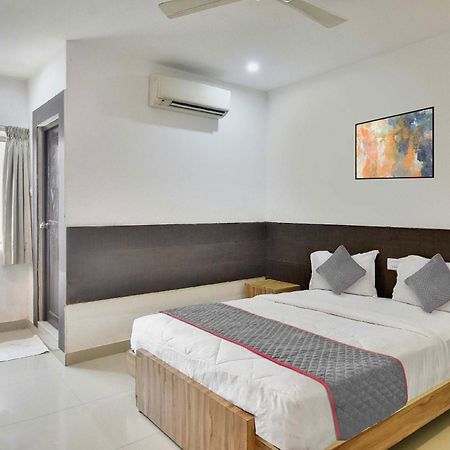 Hotel Collection O Elite Residency à Chennai Extérieur photo